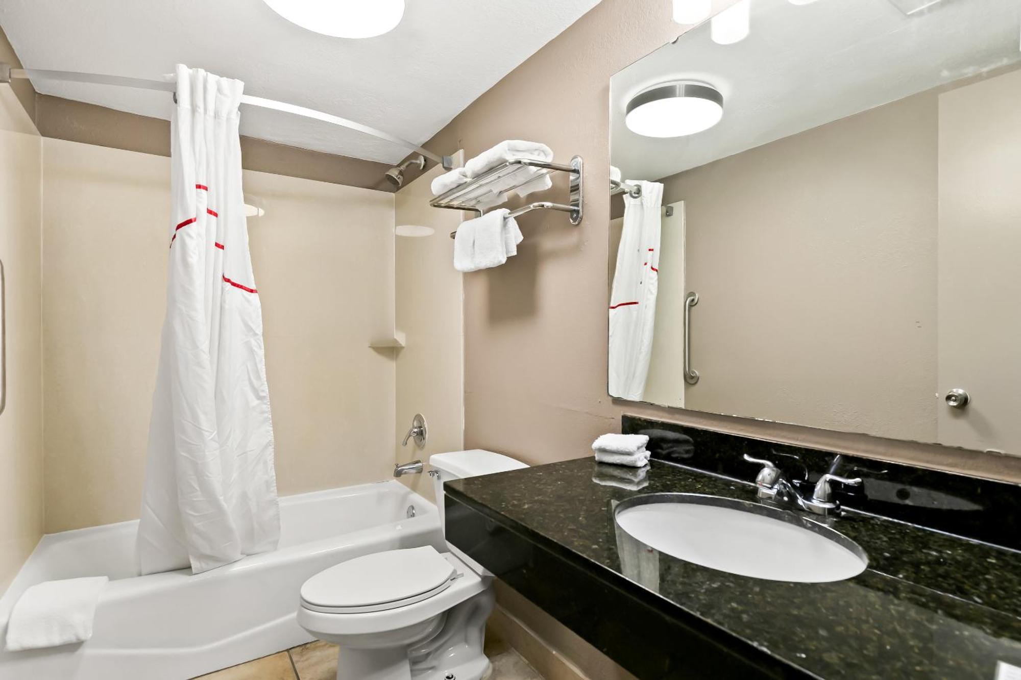 Red Roof Inn & Suites Duncan Luaran gambar