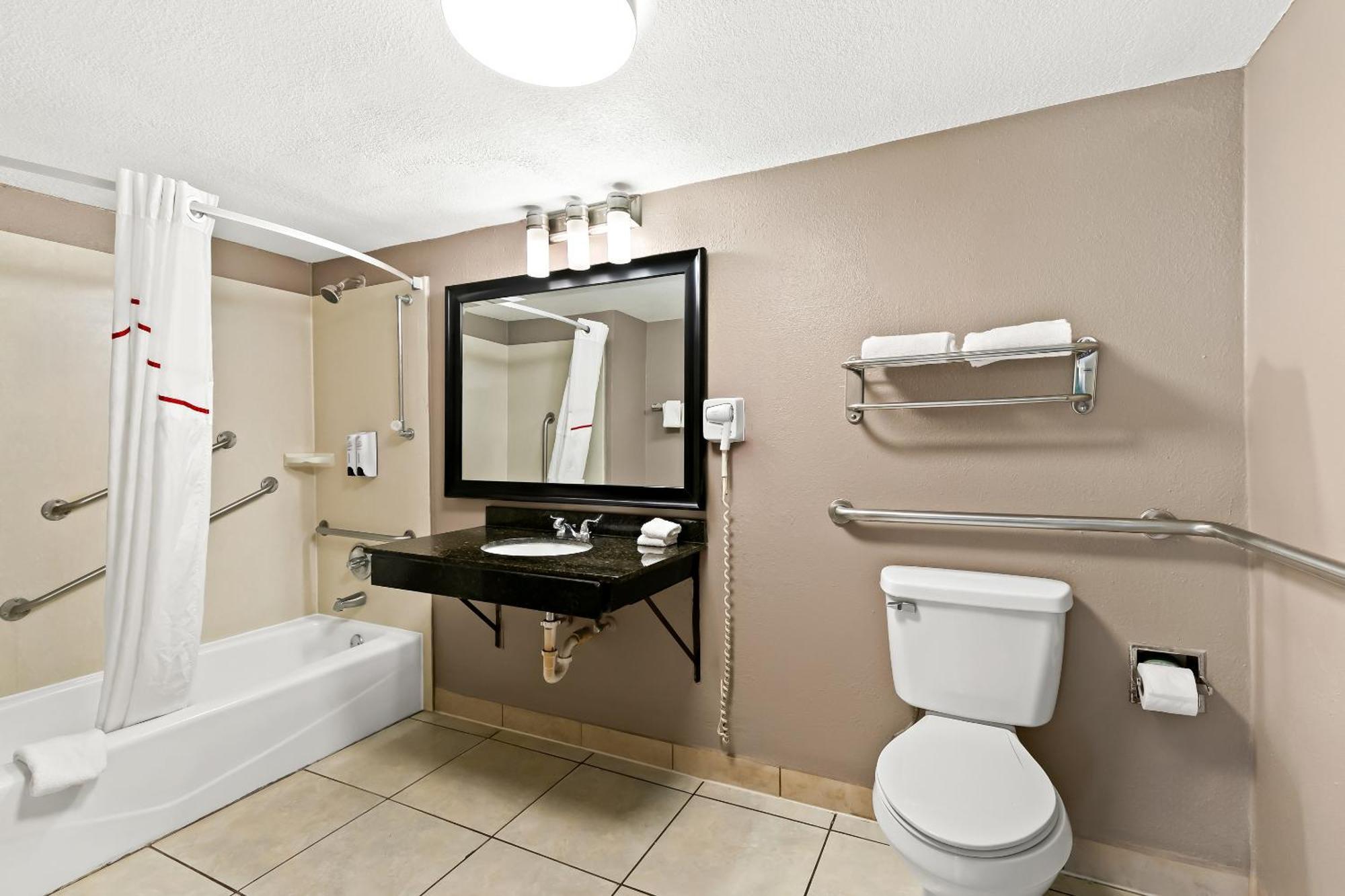 Red Roof Inn & Suites Duncan Luaran gambar